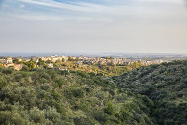 Italy, Sicily, View to Noto - MAMF00525