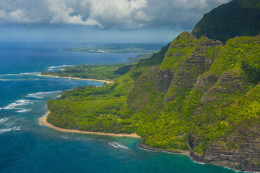 Hawaii, Kauai, Aerial of the Na Pali Coast, Na Pali Coast State Wilderness Park - RUNF01844