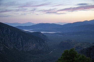 Greece, Delfi, view on Gulf of Corinth at dusk - MAMF00544
