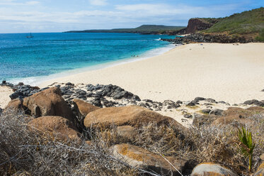 Hawaii, island of Molokai, Kawakiu beach - RUNF01876