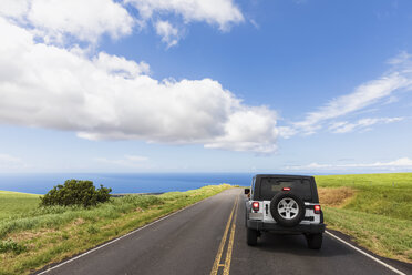 USA, Hawaii, Big Island, Kohala Mountain, Geländewagen auf der Kohala Mountain Straße - FOF10656
