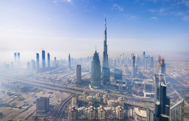 Vereinigte Arabische Emirate, Dubai, Stadtbild mit Burj Khalifa - HSIF00489
