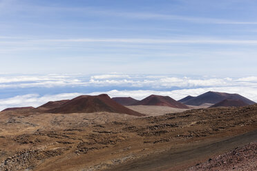 USA, Hawaii, Vulkan Mauna Kea, Blick über Vulkanlandschaft und Vulkankegel - FOF10673