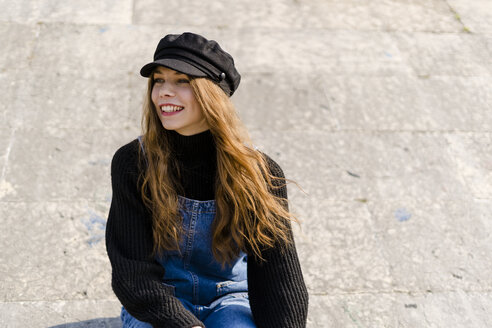 Portrait of young woman in Verona - GIOF06254