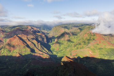 USA, Hawaii, Kauai, Waimea Canyon State Park, Blick über die Waimea-Schlucht - FOF10719