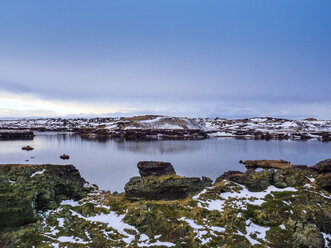 Island, Myvatn-See im Winter, früher Morgen - TAMF01298