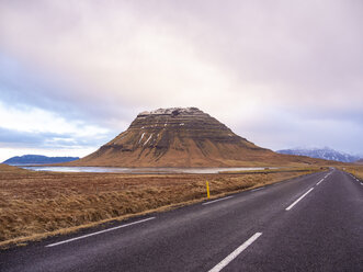 Iceland, Snaefellsnes peninsula, Kirkjufell Mountain at the roadside - TAMF01315