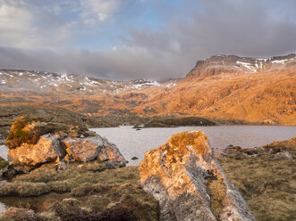 Great Britain, Scotland, Northwest Highlands, sunrise at Ben More Assynt - HUSF00038