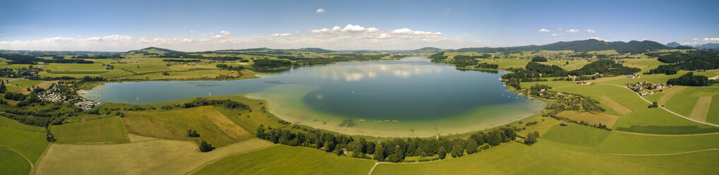 Österreich, Flachgau, Panoramablick über den Wallersee - AIF00668