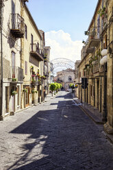 Italy, Sicily, Petralia Soprana, old town - MAMF00620