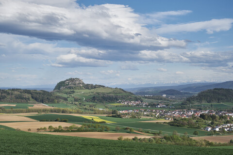 Deutschland, Hegau mit Hohentwiel, lizenzfreies Stockfoto