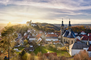 Germany, Bavaria, Goessweinstein, view over basilica and castle - HNF00803