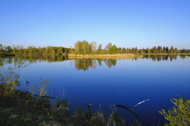 Deutschland, Augsburg, Bobinger Stausee - SIEF08609