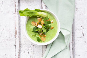 Green thai curry with spinach, pak choi, tofu and coriander - LVF07980