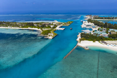 Malediven, Süd Male Atoll, Kanal zwischen Olhuveli und Bodufinolhu, Luftaufnahme - AMF06971