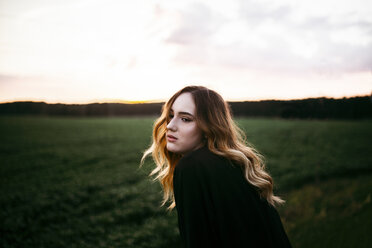 Caucasian woman near field - BLEF01632