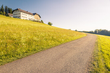 Austria, Upper Austria, Muehlviertel, farm house - AIF00679