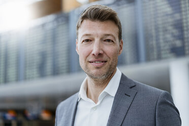 Portrait of confident businessman at the airport - DIGF06840