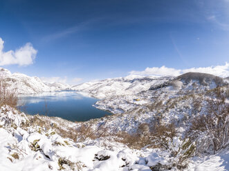 Spain, Asturia, Picos de Europa, Riano, Embalse de Riano reservoir in winter - LAF02289