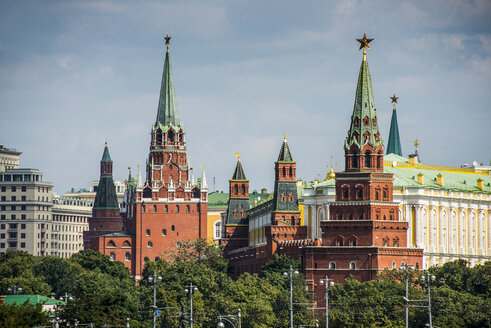 Russia, Moscow, towers of the Kremlin - RUNF01960