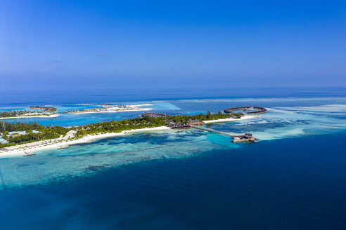 Malediven, Süd-Male-Atoll, Luftaufnahme der Insel Olhuveli - AMF06987