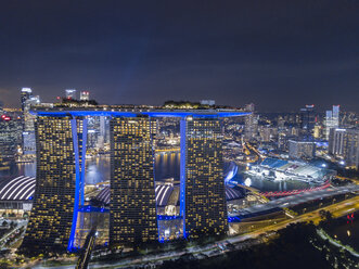 Singapur, Marina Bay Sands Hotel bei Nacht - TOVF00123