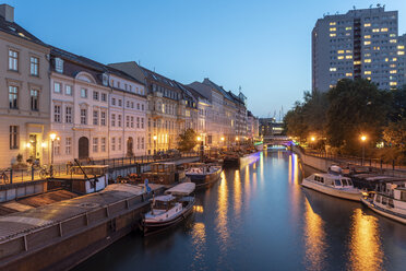 Germany, Berlin, Museum Harbour between Maerkisches Ufer and Fischerinsel at twilight - TAMF01374