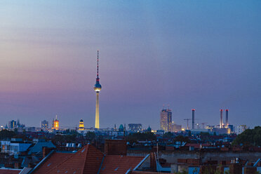 Deutschland, Berlin, Skyline bei Sonnenuntergang - TAMF01394