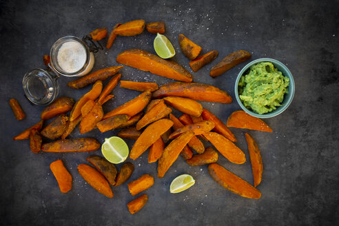 Süßkartoffelspalten mit Avocado-Dip und Fleur de Sel - LVF08013