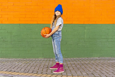 Young girl with basketball - ERRF01231