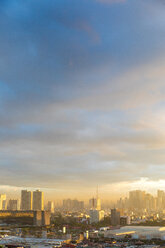 Skyline der Stadt bei Sonnenuntergang, Manila, Philippinen - CUF50897