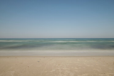 Beach seascape and blue sky, Putgarten, Rugen, Mecklenburg-Vorpommern, Germany - CUF50922