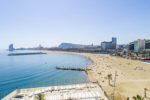 Spanien, Barcelona, Blick von oben auf den Strand - TAMF01431