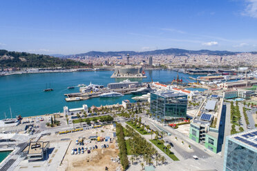 Spanien, Barcelona, Blick auf den Hafen von oben - TAMF01434