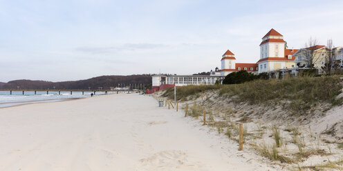 Deutschland, Rügen, Binz, Kurhotel am Sandstrand - WIF03889