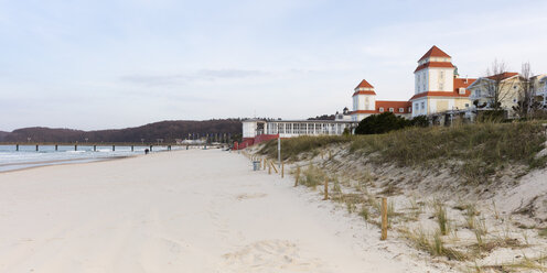 Germany, Ruegen, Binz, spa hotel at sandy beach - WIF03889