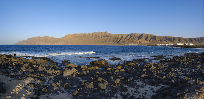 Spanien, Kanarische Inseln, Lanzarote, Caleta de Famara, Risco de Famara - SIEF08629