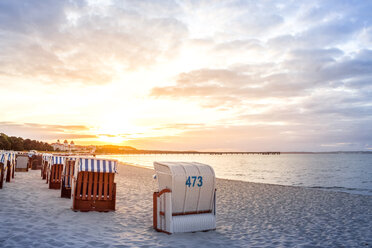 Germany, Mecklenburg-Western Pomerania, Ruegen, Binz, beach at sunset - PUF01435