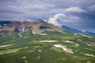 Russland, Kamtschatka, Luftaufnahme einer Landschaft - RUNF02021