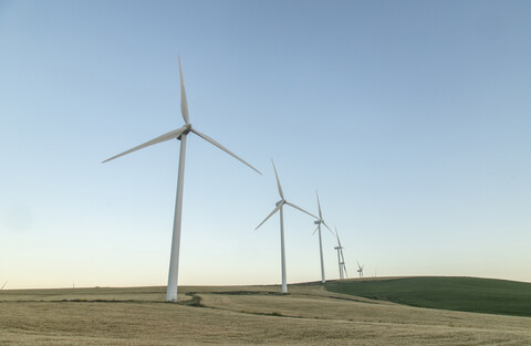 Spanien, Andalusien, Windkraftanlagen, lizenzfreies Stockfoto