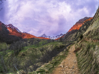 Spanien, Asturien, Tuiza de Arriba, Kantabrisches Gebirge, Weg nach Pena Ubina - LAF02333