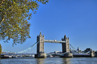 UK, London, River Thames and Tower Bridge - MRF01981