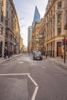 Großbritannien, London, Liverpool Street, Finanzviertel mit dem Shard im Hintergrund - TAMF01450