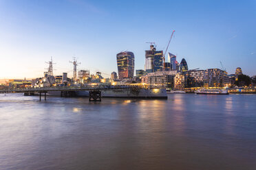 UK, London, Skyline at sunset with Hms Belfast in the foreground - TAMF01454