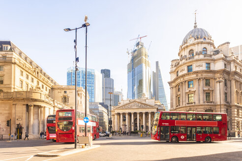 UK, London, Lombard Street, Bankstation, Bank of England, Finanzviertel an einem sonnigen Tag - TAMF01458