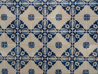 Detail of a tiled house front, Lisbon, Portugal - AMF07025