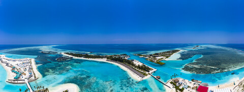 Luftaufnahme über Olhuveli und Bodufinolhu mit Fun Island Resort, Süd Male Atoll, Malediven, lizenzfreies Stockfoto