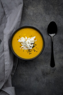 süßkartoffelsuppe mit Mango, Kurkuma und Kokosnussmilch - LVF08047