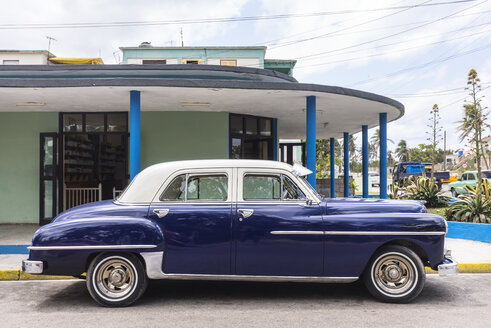 Parked blue vintage car, Havana, Cuba - HSIF00594