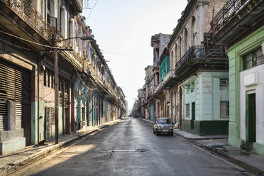 Leere Straße in der Altstadt, Havanna, Kuba - HSIF00624